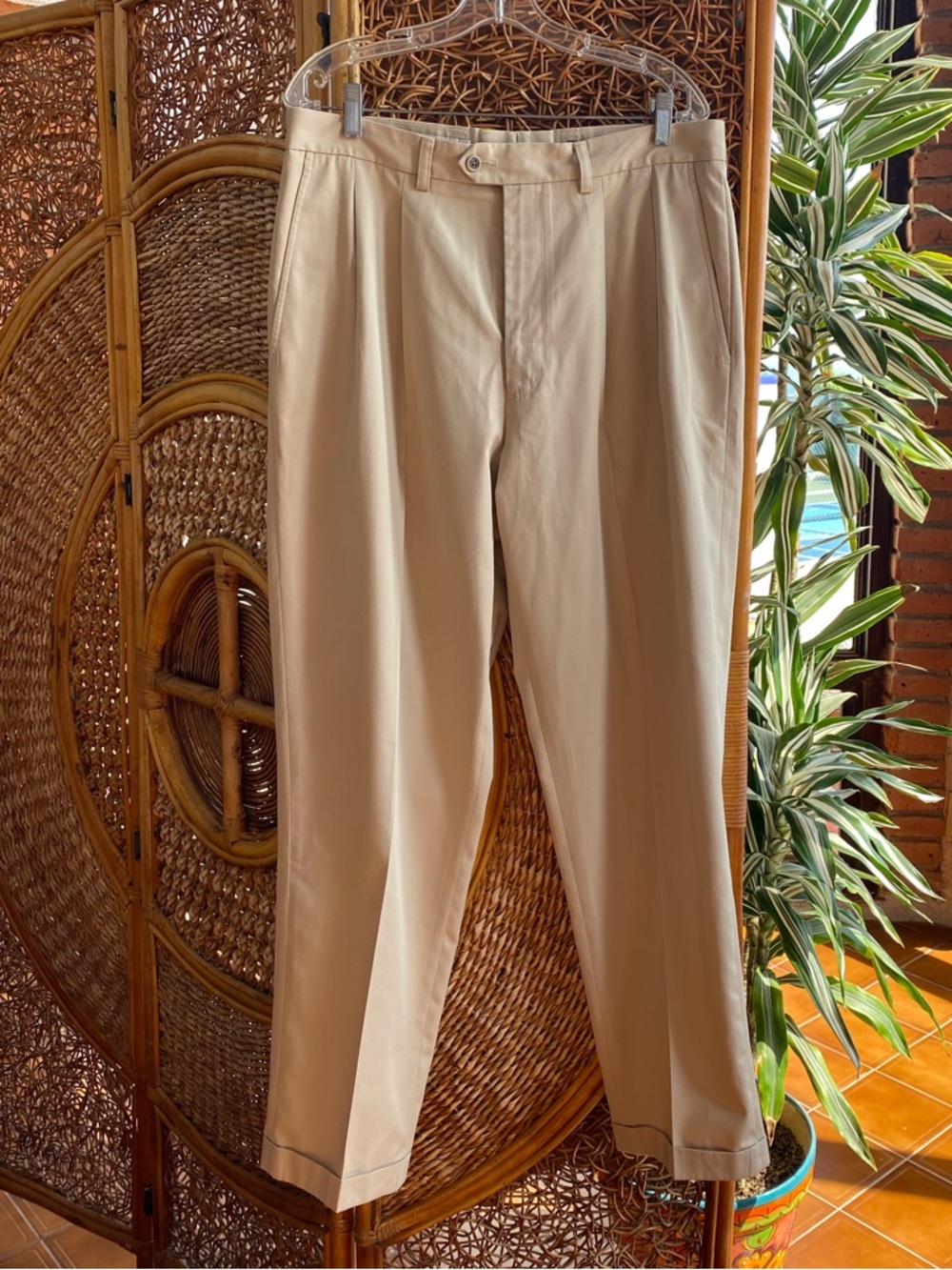 John W. Nordstrom Classic Men's Chino Pants in Beige Cuffs Pleats Waterproof New